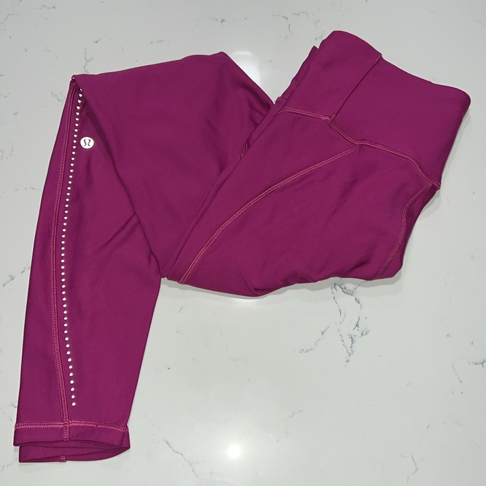 Lululemon Chase the Chill Super High-Rise Tight 28"
Deep Fuschia